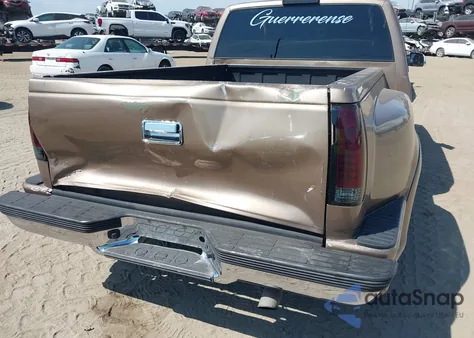 1997 Chevrolet C1500 Sportside z USA, uszkodzony, nr VIN 2GBEC19R0V1103973